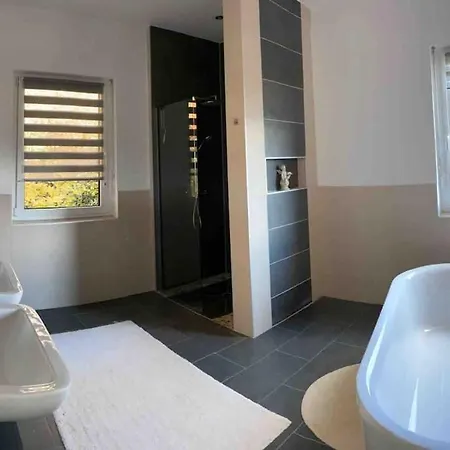 Villa Spa-villa Mit Privatem Whirlpool&sauna Und Panoramablick Wellheim