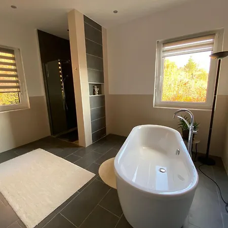 Villa Spa-villa Mit Privatem Whirlpool&sauna Und Panoramablick *